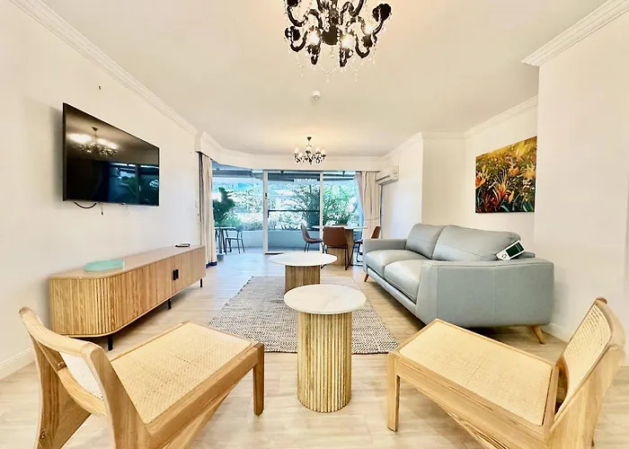 Phoenician Resort, Central Broadbeach